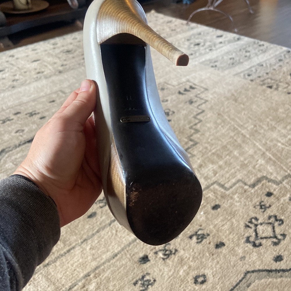 Burberry heels size 38. - Picture 4 of 6